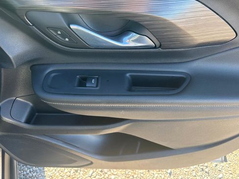 Used 2024 GMC Terrain SLE image 26