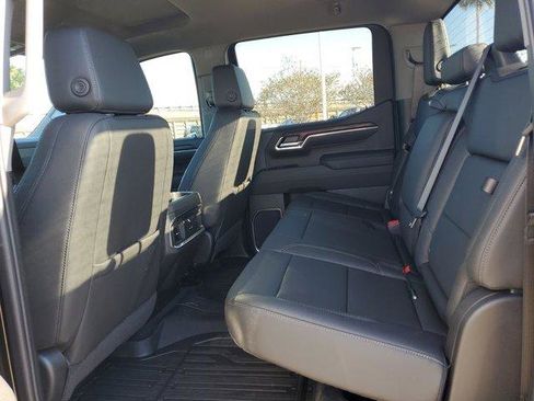 New 2026 GMC Sierra 1500 SLT image 16