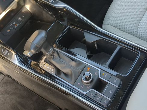 Certified 2025 Kia Sorento SX image 19