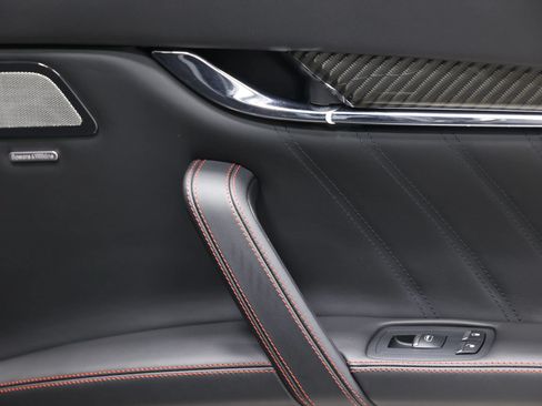 Used 2022 Maserati Quattroporte Trofeo RWD image 72