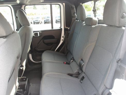 New 2025 Jeep Gladiator Willys image 20