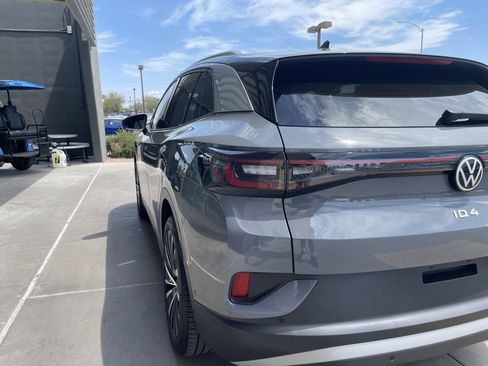 Used 2023 Volkswagen ID.4 Pro S Plus image 10