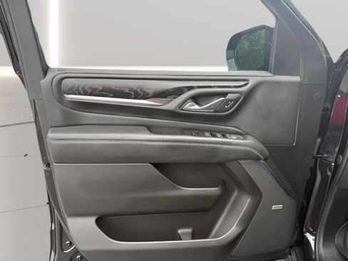 Used 2022 GMC Yukon XL Denali AWD/4WD image 11