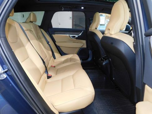 Used 2023 Volvo V90 B6 Cross Country Ultimate AWD/4WD image 61