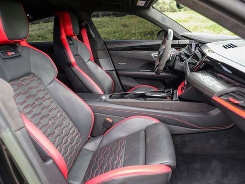 Used 2023 Audi RS e-tron GT image 29