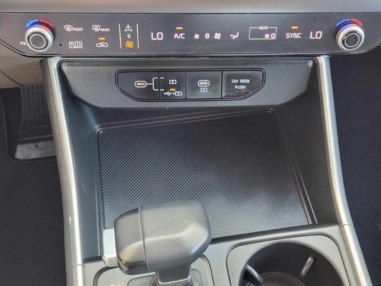 Used 2025 Kia Carnival FWD image 18