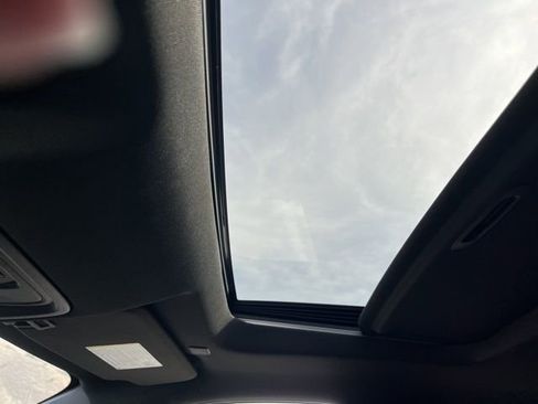 Used 2021 Chevrolet Silverado 1500 High Country image 31