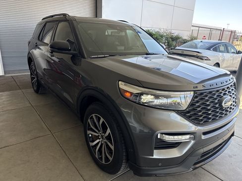 Used 2020 Ford Explorer ST w/ Premium Technology Package AWD/4WD image 3