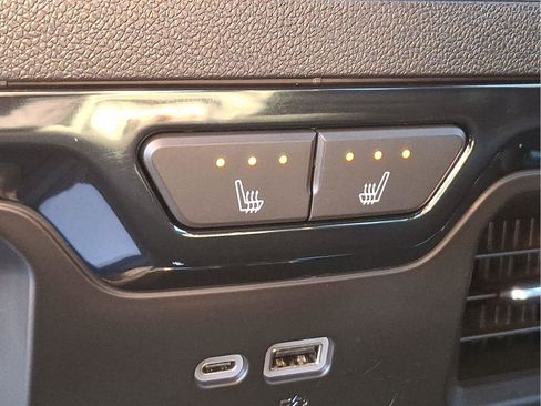 Used 2024 GMC Sierra 3500 AT4 w/ AT4 Premium Plus Package image 9