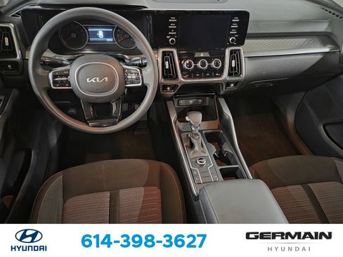 Used 2023 Kia Sorento LX AWD/4WD image 17