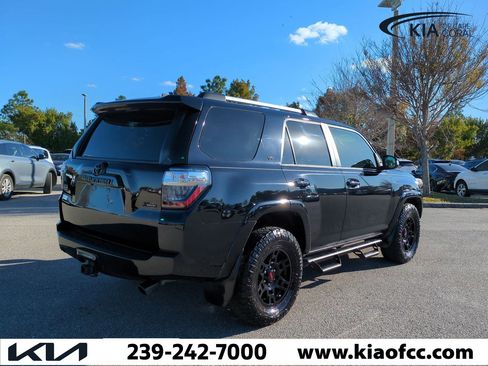 Used 2021 Toyota 4Runner SR5 Premium image 5