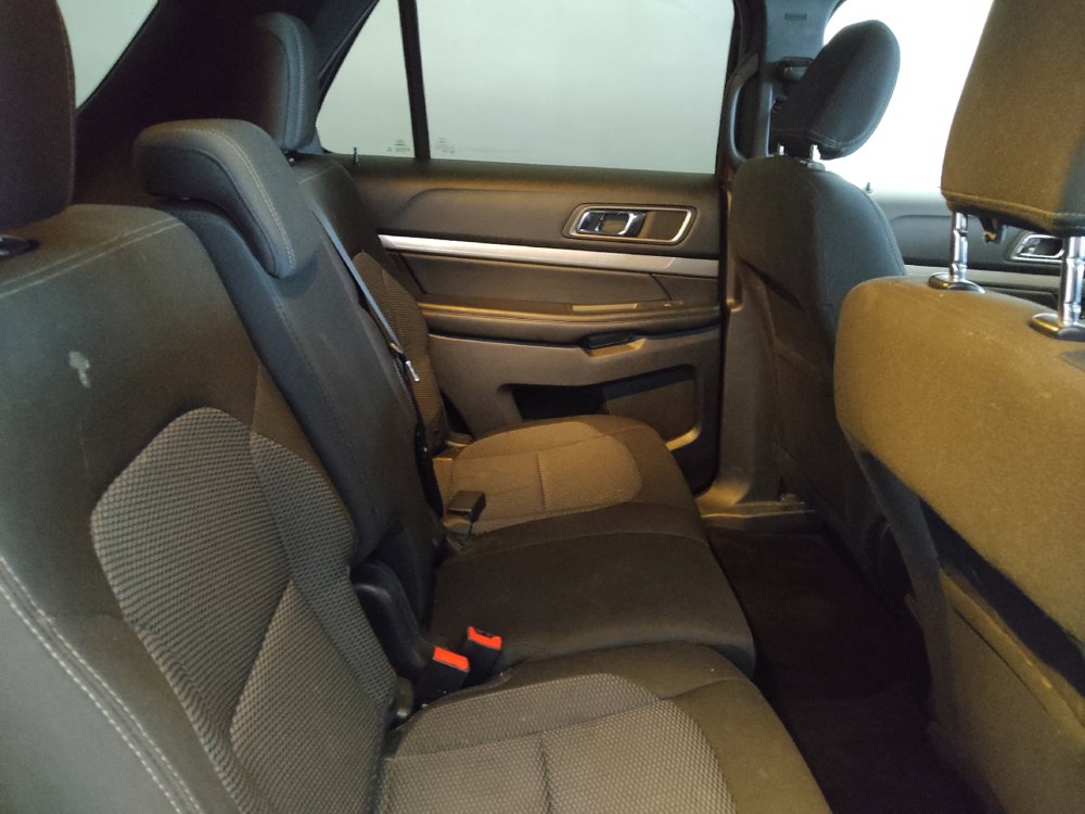 Used 2018 Ford Explorer XLT AWD/4WD image 19