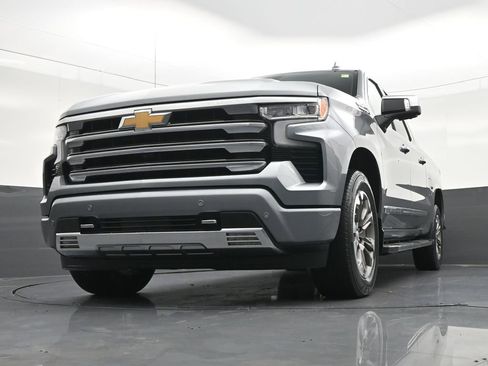 Used 2023 Chevrolet Silverado 1500 High Country RWD image 34