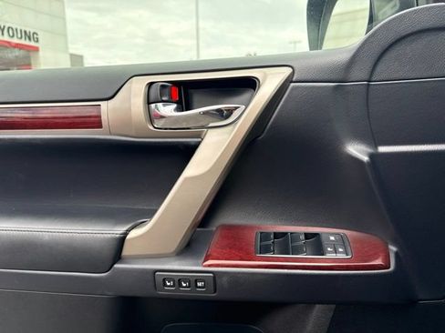 Used 2016 Lexus GX 460 w/ Premium Package AWD/4WD image 18