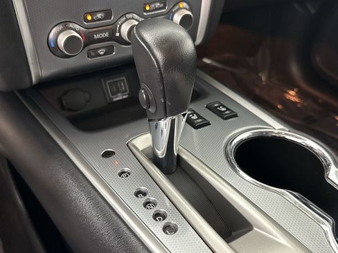 Used 2019 Nissan Pathfinder SL image 24