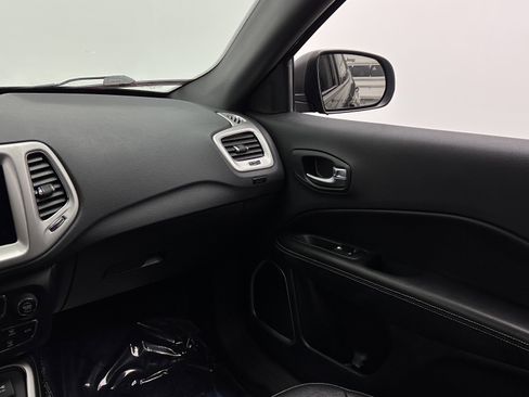 Used 2021 Jeep Compass Latitude w/ Driver Assistance Group FWD image 28