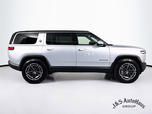 Used 2026 Rivian R1S Adventure image 8