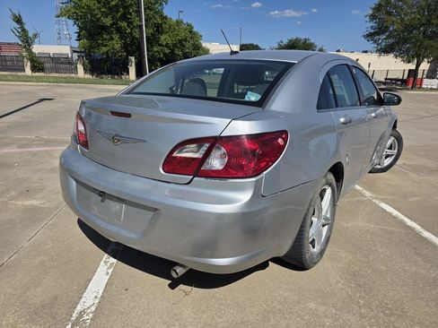 Used 2010 Chrysler Sebring Touring FWD image 23