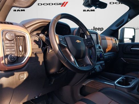 Used 2023 Chevrolet Silverado 2500 High Country image 13