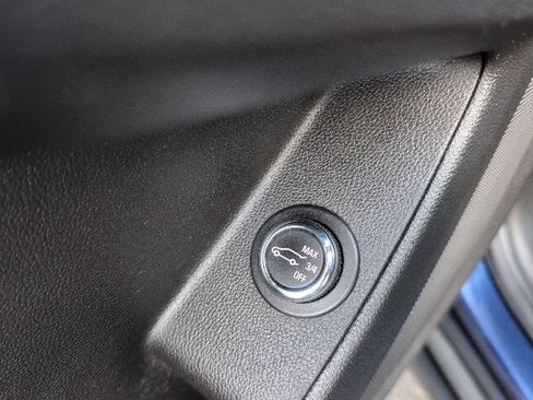 Used 2022 Chevrolet Traverse LT FWD image 22