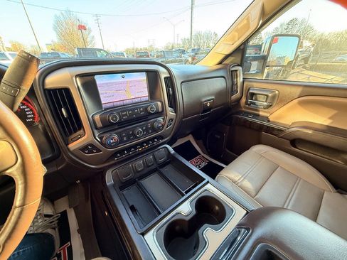 Used 2015 GMC Sierra 2500 Denali w/ Duramax Plus Package image 29
