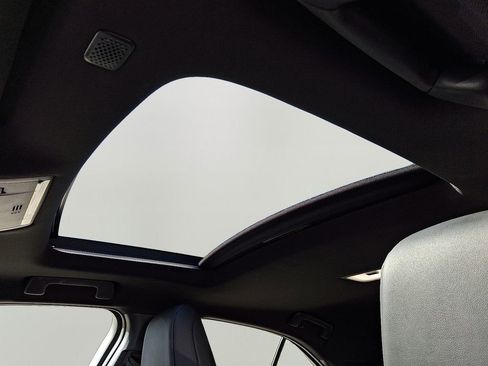 Used 2022 Lexus UX 250h w/ Premium Package image 15