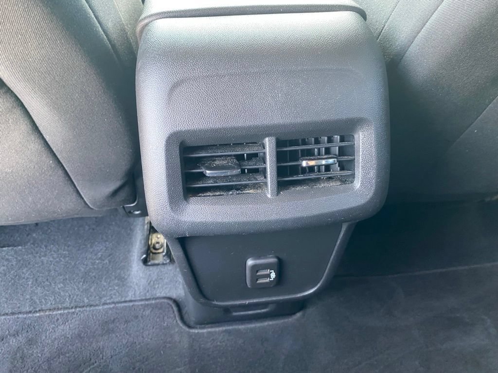 Used 2020 Chevrolet Equinox LT FWD image 27