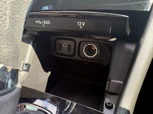 Used 2022 Buick Encore Preferred AWD/4WD image 28