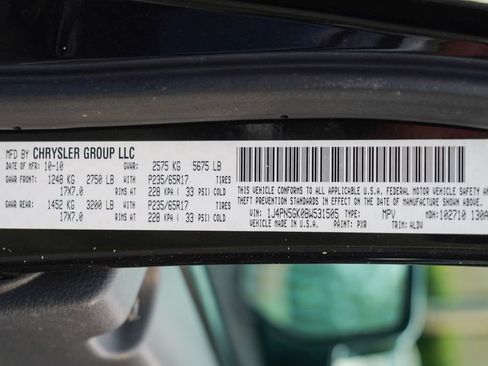 Used 2011 Jeep Liberty Limited w/ Chrome Accents Group AWD/4WD image 57