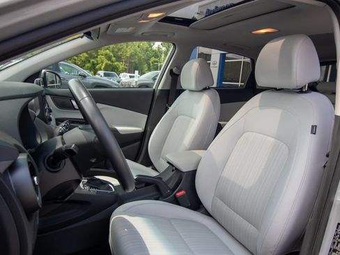 Certified 2023 Hyundai Kona SEL w/ Convenience Package AWD/4WD image 7
