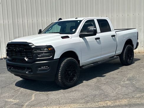 Used 2026 RAM 2500 Tradesman AWD/4WD image 2