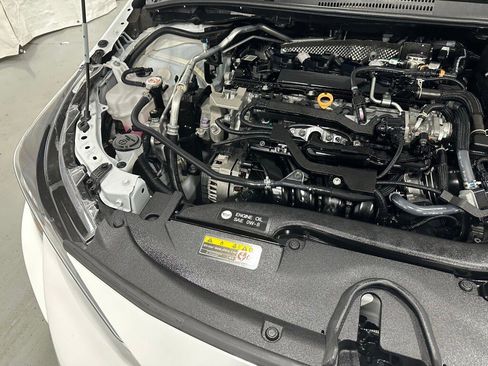 Used 2025 Toyota Corolla LE image 61