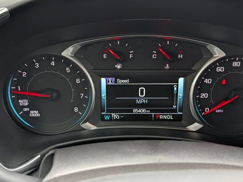 Used 2018 Chevrolet Equinox Premier FWD image 25