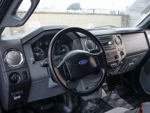 Used 2015 Ford F650 2WD Crew Cab Super Duty image 30