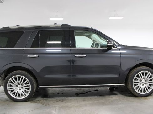 Used 2024 Ford Expedition Limited image 11