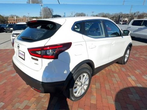 Used 2021 Nissan Rogue Sport S image 9