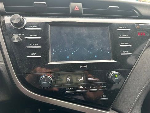 Used 2020 Toyota Camry SE image 13