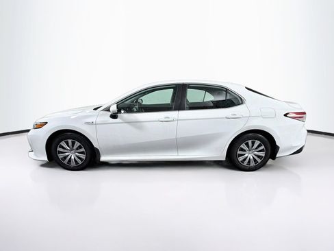 Used 2020 Toyota Camry LE FWD image 4