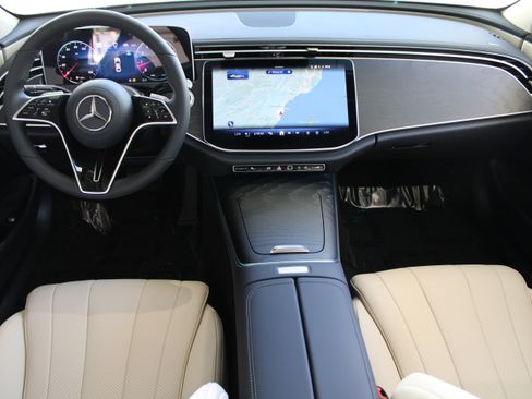 New 2026 Mercedes-Benz E 350 4MATIC Sedan image 16