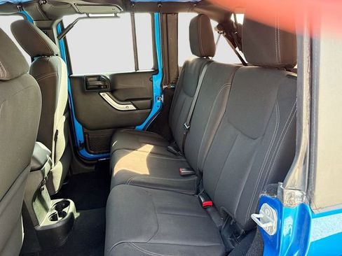 Used 2016 Jeep Wrangler Unlimited Sahara w/ Connectivity Group image 12