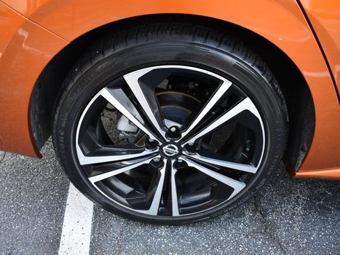 Used 2022 Nissan Sentra SR w/ SR Premium Package FWD image 33