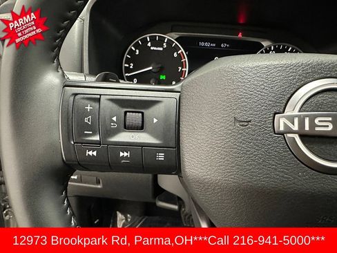 Used 2025 Nissan Rogue SV FWD image 12