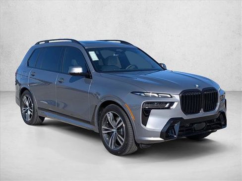 Certified 2026 BMW X7 xDrive40i w/ M Sport Package AWD/4WD image 6