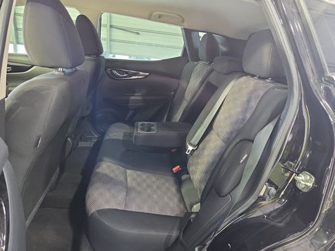 Used 2021 Nissan Rogue Sport SV image 14