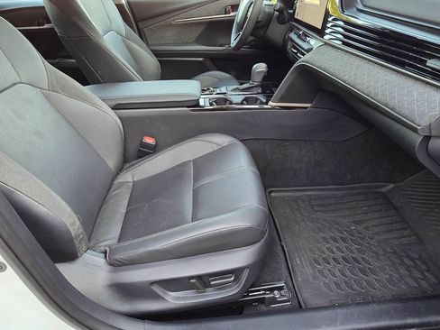 Used 2025 Toyota Camry XLE w/ Premium Plus Package FWD image 39