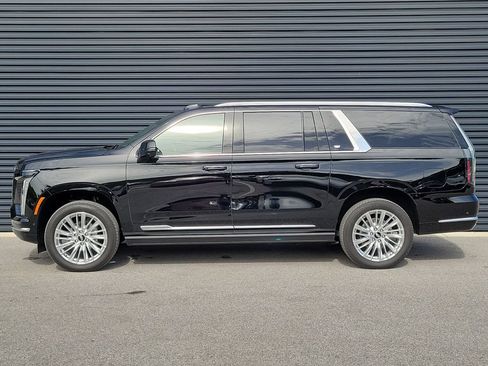 Used 2025 Cadillac Escalade ESV Premium Luxury w/ Touring Package AWD/4WD image 2