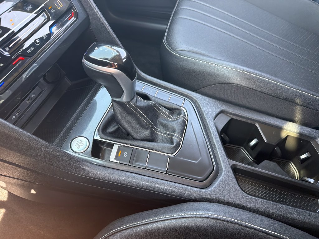 Certified 2023 Volkswagen Tiguan SE FWD image 18