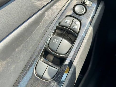 Used 2024 Nissan Altima 2.5 SR FWD image 25