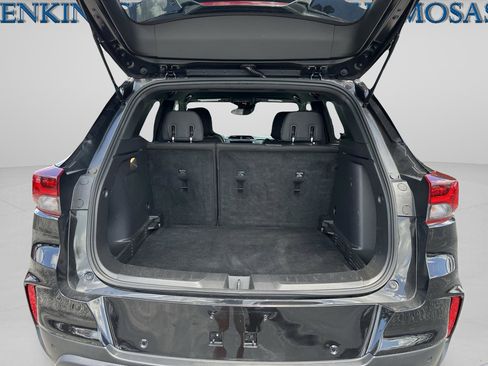 Used 2023 Chevrolet TrailBlazer RS w/ Convenience Package FWD image 9