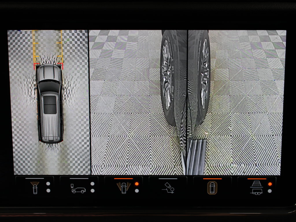 Used 2023 GMC Yukon Denali Ultimate AWD/4WD image 28